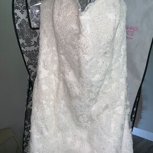 Brand new and the garment bag, Maggie Sottero Lorie gown
